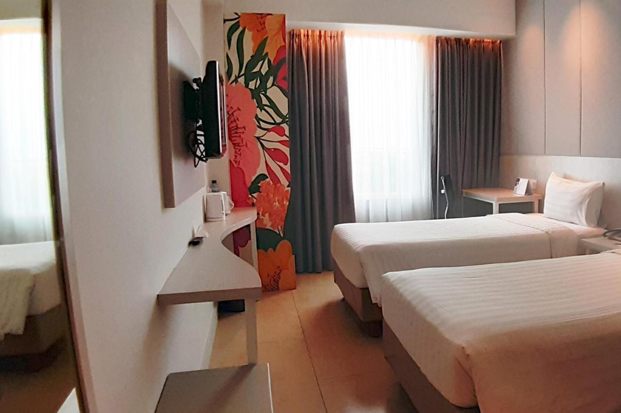 Park Hotel Cawang Jakarta Exterior foto