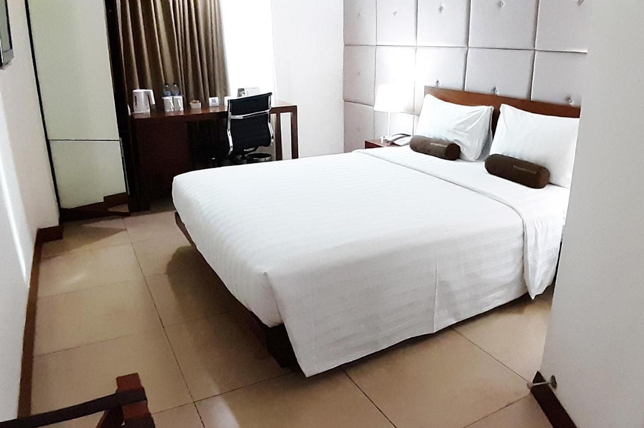Park Hotel Cawang Jakarta Exterior foto