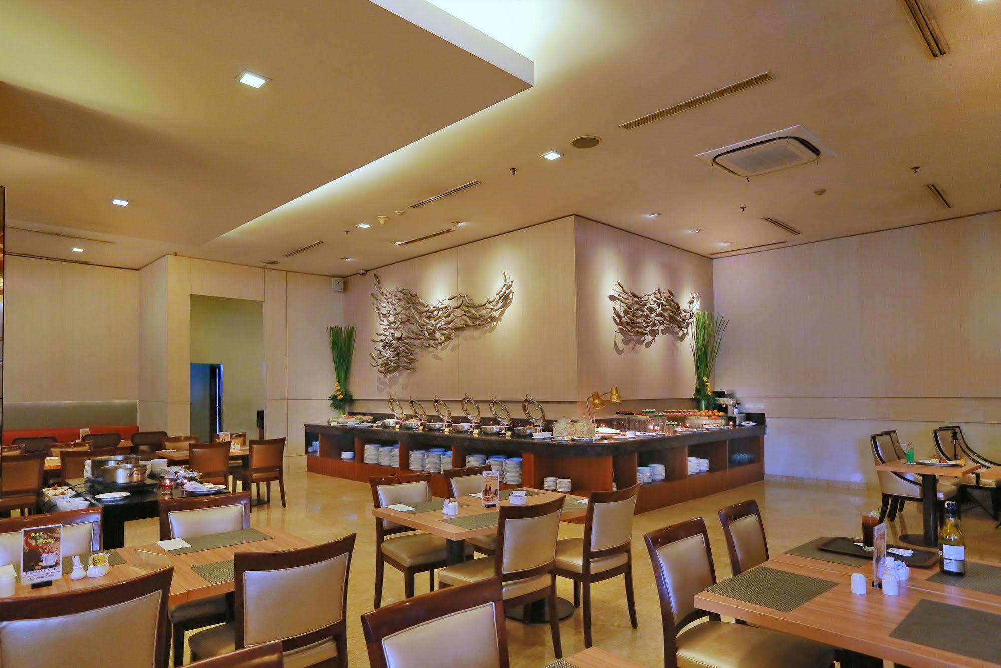 Park Hotel Cawang Jakarta Exterior foto