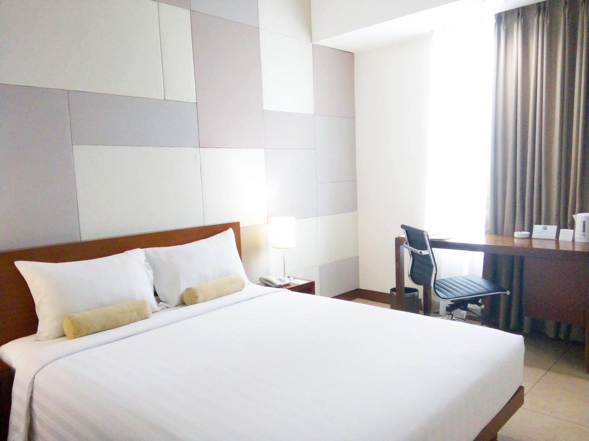 Park Hotel Cawang Jakarta Exterior foto