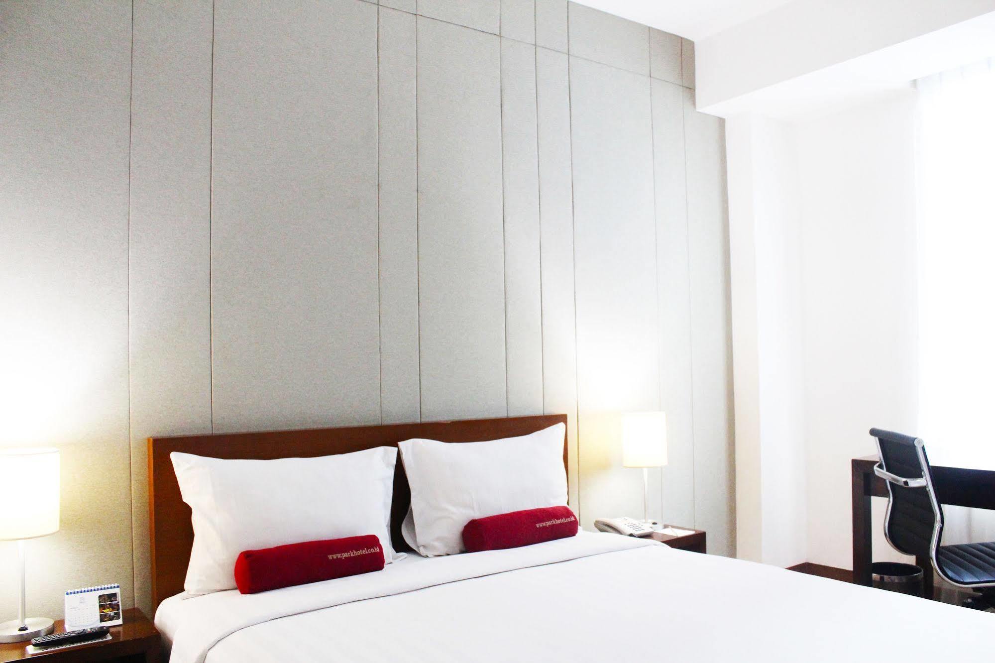 Park Hotel Cawang Jakarta Exterior foto