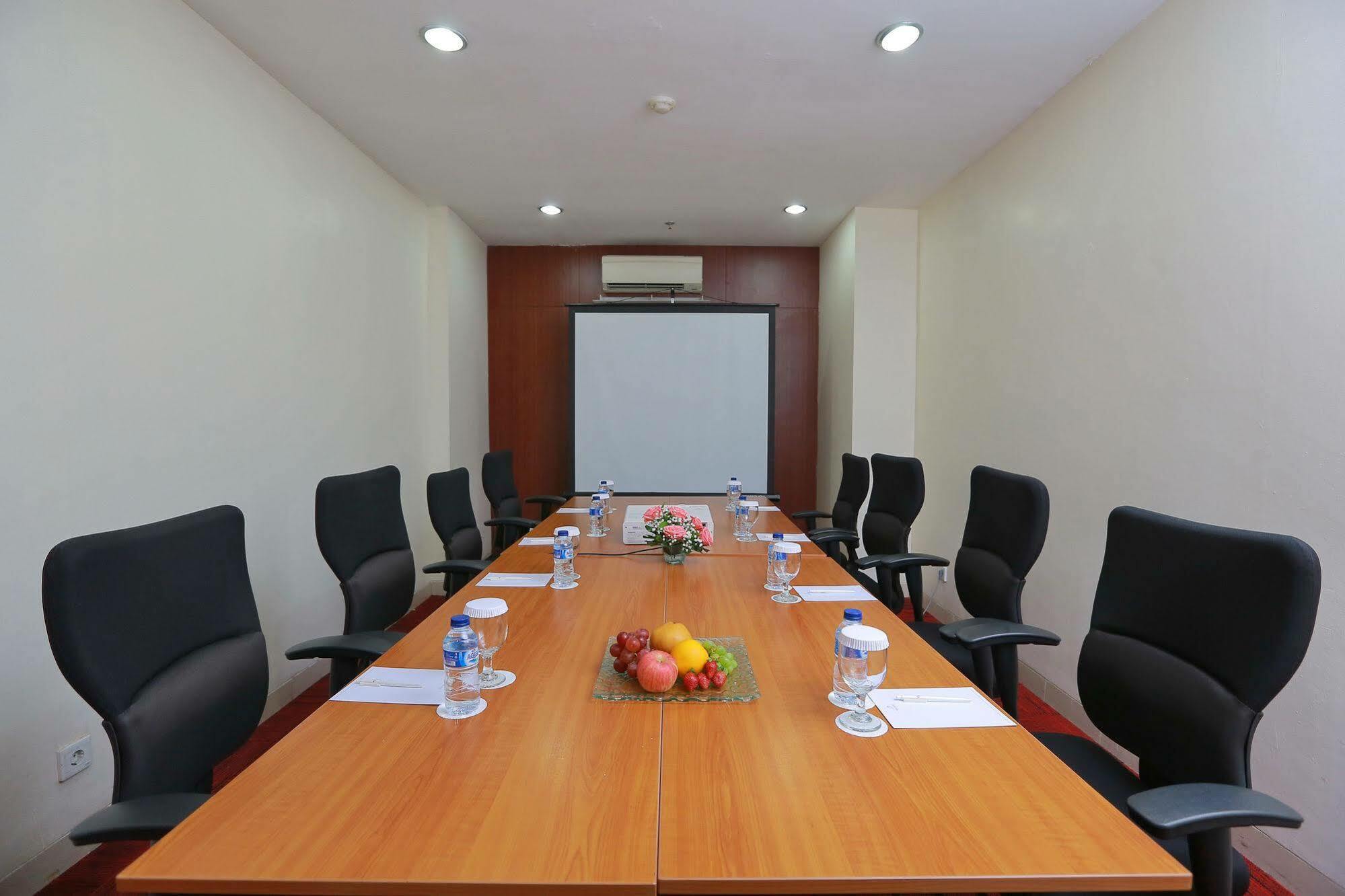 Park Hotel Cawang Jakarta Exterior foto